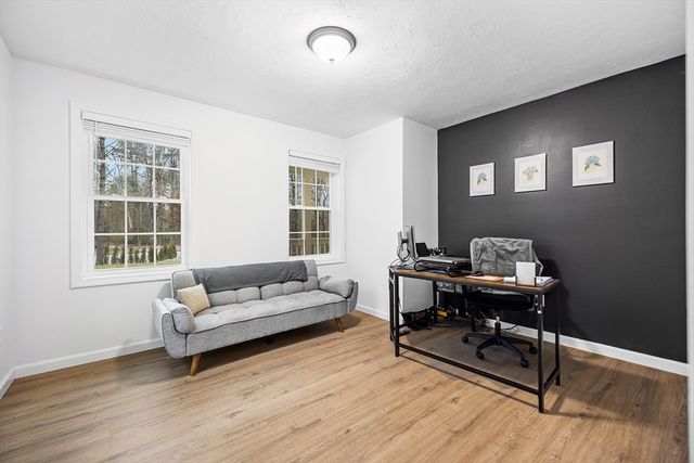 48 Walnut St, Douglas, MA 01516