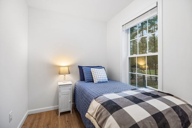 48 Walnut St, Douglas, MA 01516