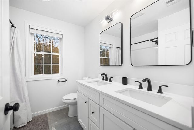 48 Walnut St, Douglas, MA 01516