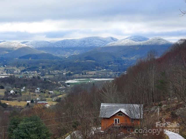 1201 Cathey Cove Road, Waynesville, NC 28786