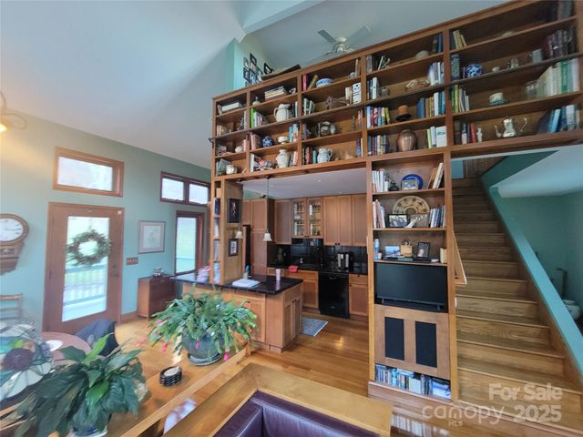 1201 Cathey Cove Road, Waynesville, NC 28786