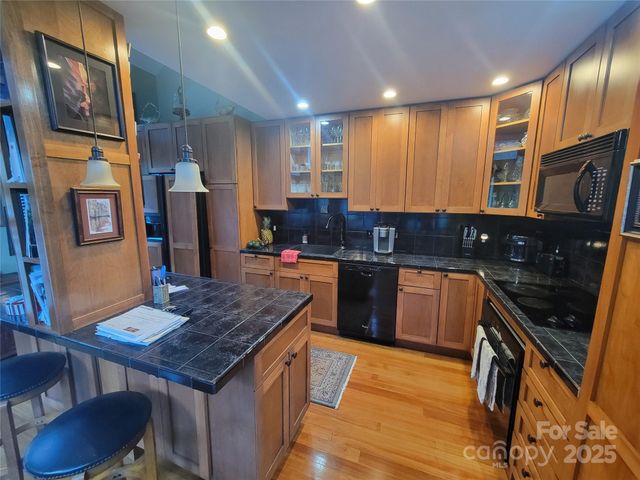 1201 Cathey Cove Road, Waynesville, NC 28786