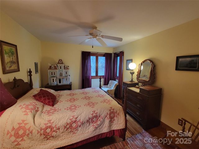 1201 Cathey Cove Road, Waynesville, NC 28786