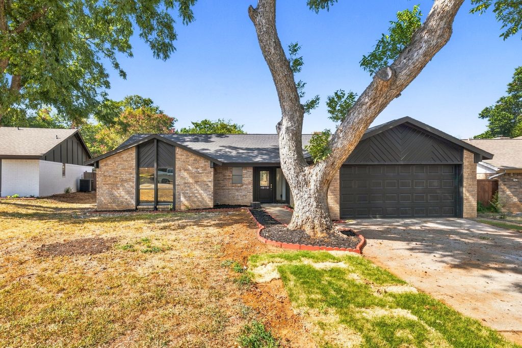 1912 Longmeadow Drive, Arlington, TX 76015 — exterior