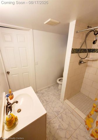 23560 Church Street, Oak Park, MI 48237