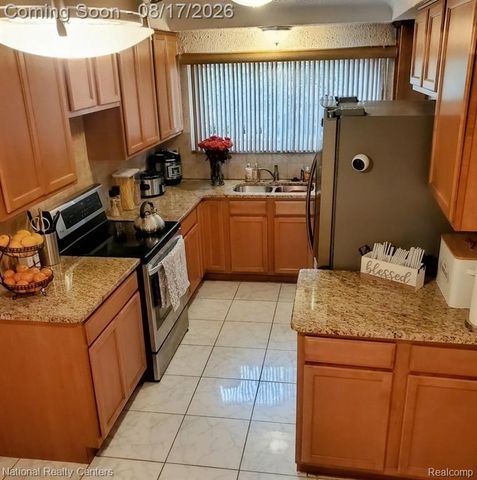 23560 Church Street, Oak Park, MI 48237