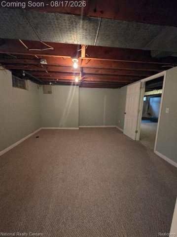 23560 Church Street, Oak Park, MI 48237