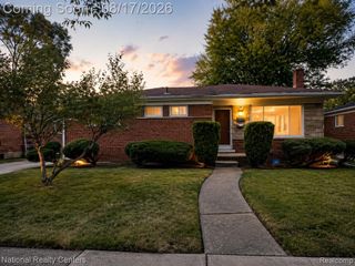 23560 Church Street, Oak Park, MI 48237