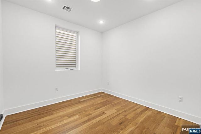 1001 Summit Avenue 3, Jersey City, NJ 07307