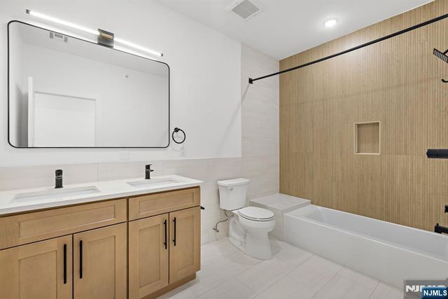 1001 Summit Avenue 3, Jersey City, NJ 07307