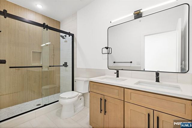1001 Summit Avenue 3, Jersey City, NJ 07307