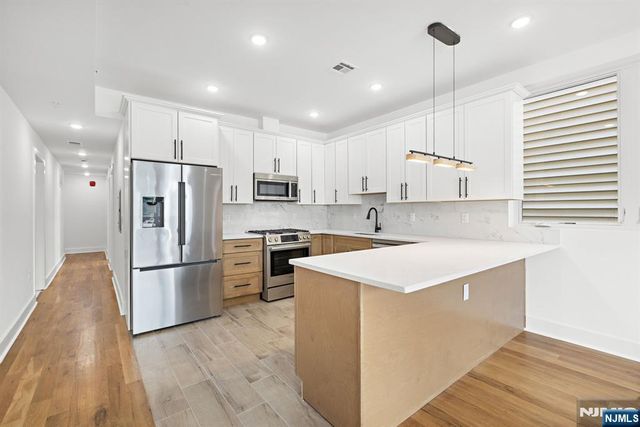 1001 Summit Avenue 3, Jersey City, NJ 07307