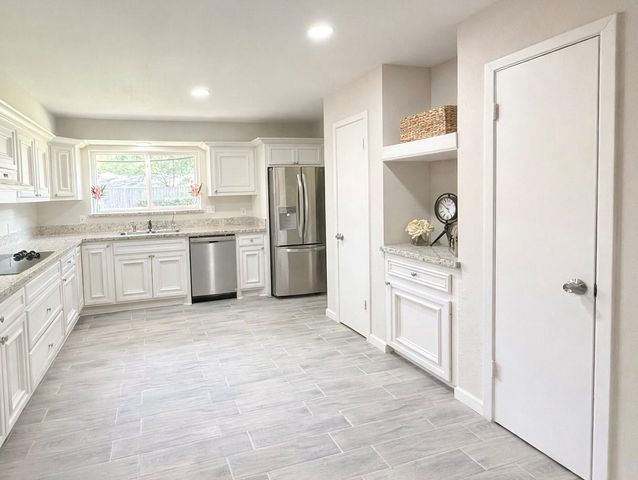 12415 Pantano Drive, Houston, TX 77065