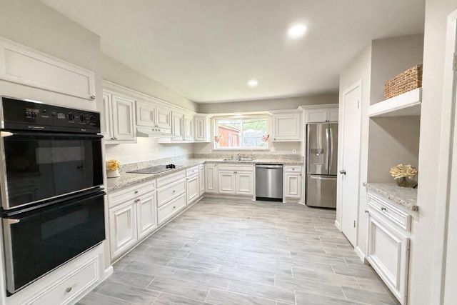 12415 Pantano Drive, Houston, TX 77065