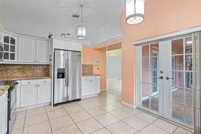 2204 SW 142nd Ct, Miami, FL 33175
