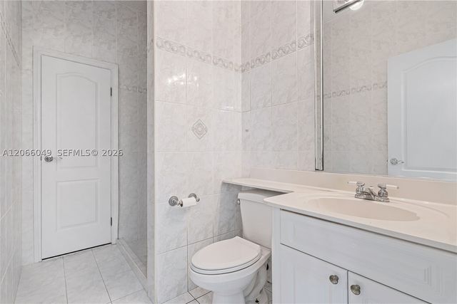 2204 SW 142nd Ct, Miami, FL 33175
