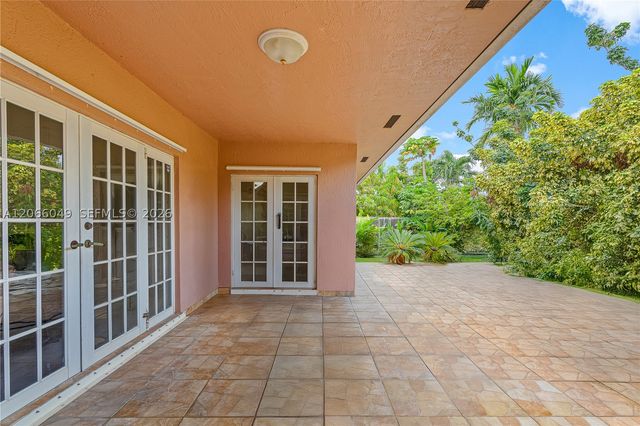 2204 SW 142nd Ct, Miami, FL 33175