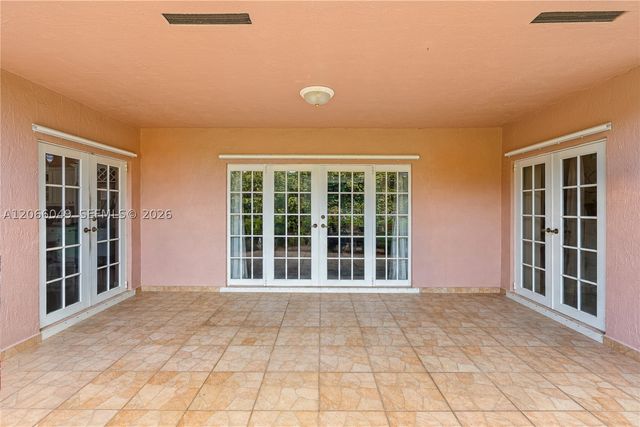 2204 SW 142nd Ct, Miami, FL 33175