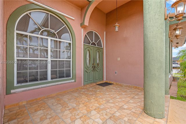 2204 SW 142nd Ct, Miami, FL 33175
