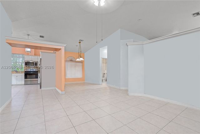 2204 SW 142nd Ct, Miami, FL 33175