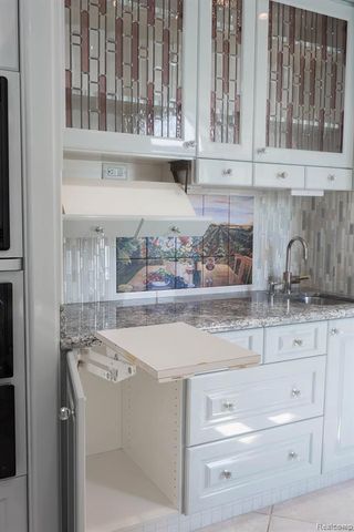 68373 Lake Angela Pointe, Richmond, MI 48062