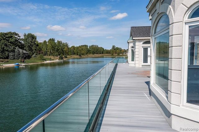 68373 Lake Angela Pointe, Richmond, MI 48062