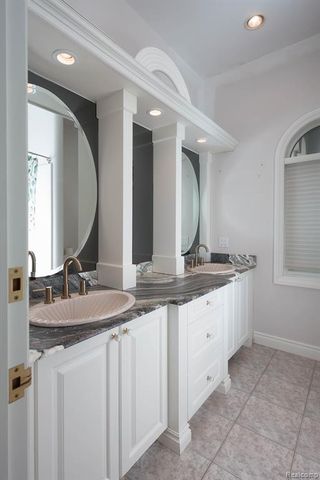 68373 Lake Angela Pointe, Richmond, MI 48062