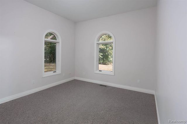 68373 Lake Angela Pointe, Richmond, MI 48062