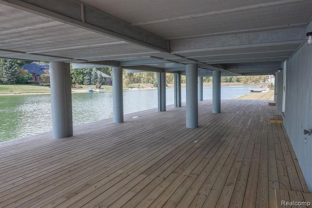 68373 Lake Angela Pointe, Richmond, MI 48062