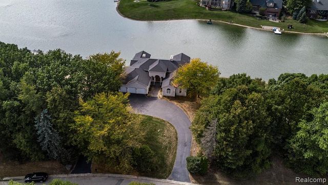 68373 Lake Angela Pointe, Richmond, MI 48062