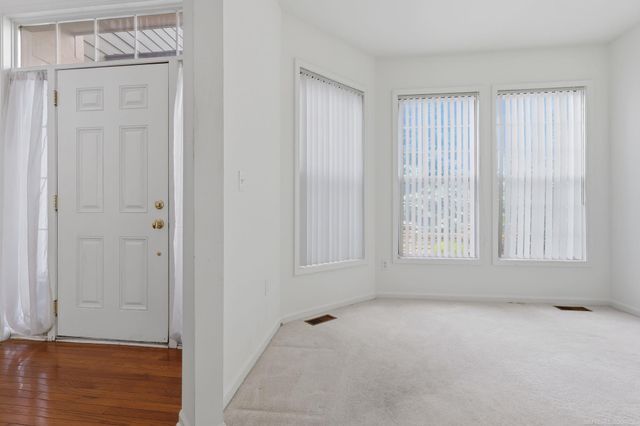 4048 Summerfield Drive, Troy, MI 48085