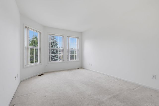 4048 Summerfield Drive, Troy, MI 48085