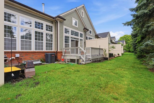4048 Summerfield Drive, Troy, MI 48085