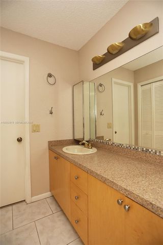 300 Racquet Club Rd 104, Weston, FL 33326