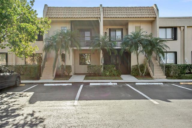 300 Racquet Club Rd 104, Weston, FL 33326