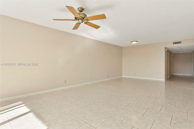 300 Racquet Club Rd 104, Weston, FL 33326