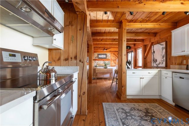 877 Twiggs Ferry Rd, Hartfield, VA 23071