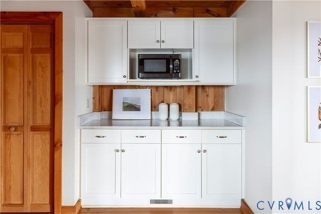 877 Twiggs Ferry Rd, Hartfield, VA 23071