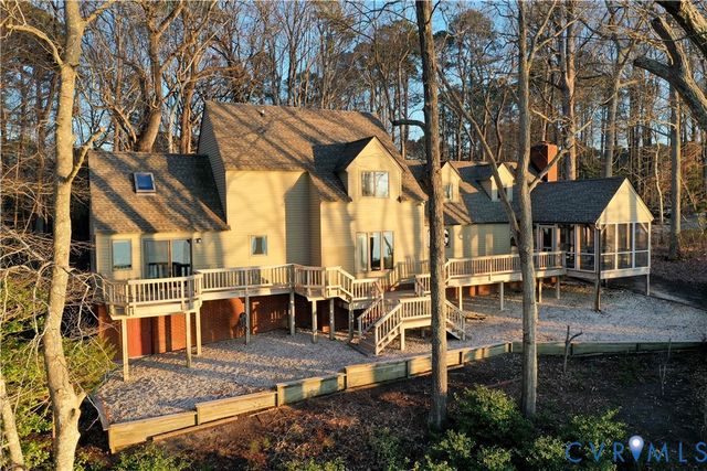 877 Twiggs Ferry Rd, Hartfield, VA 23071