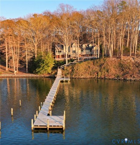 877 Twiggs Ferry Rd, Hartfield, VA 23071