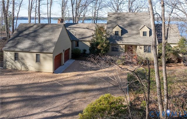 877 Twiggs Ferry Rd, Hartfield, VA 23071