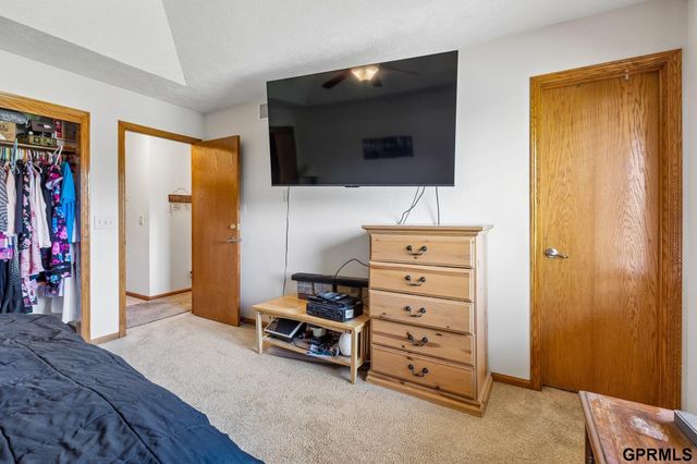 608 Ruby Road, Papillion, NE 68133