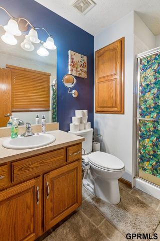 608 Ruby Road, Papillion, NE 68133