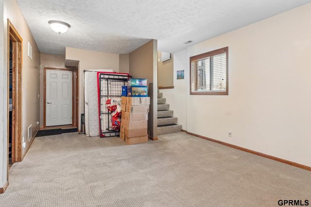 608 Ruby Road, Papillion, NE 68133
