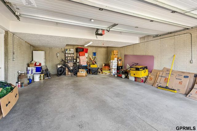 608 Ruby Road, Papillion, NE 68133