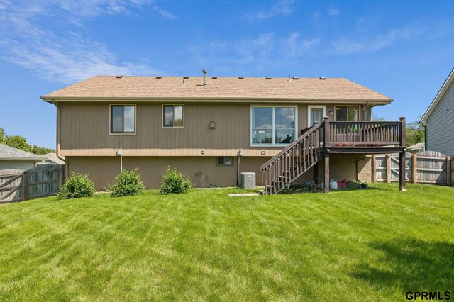 608 Ruby Road, Papillion, NE 68133