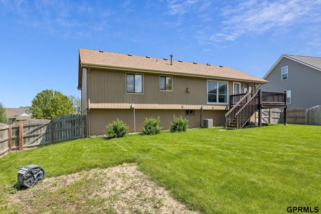 608 Ruby Road, Papillion, NE 68133