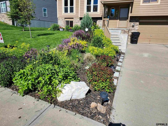608 Ruby Road, Papillion, NE 68133