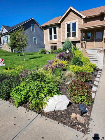 608 Ruby Road, Papillion, NE 68133