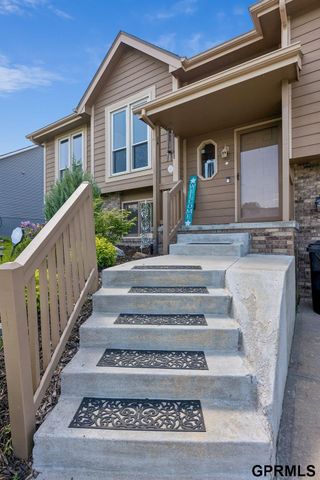 608 Ruby Road, Papillion, NE 68133